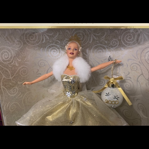 Celebration Barbie Special 2000 Edition - Picture 10 of 16